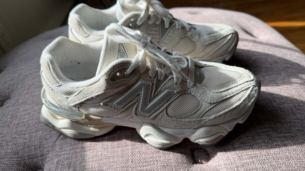 New Balance 9060 Sneakers Off-White/Cream